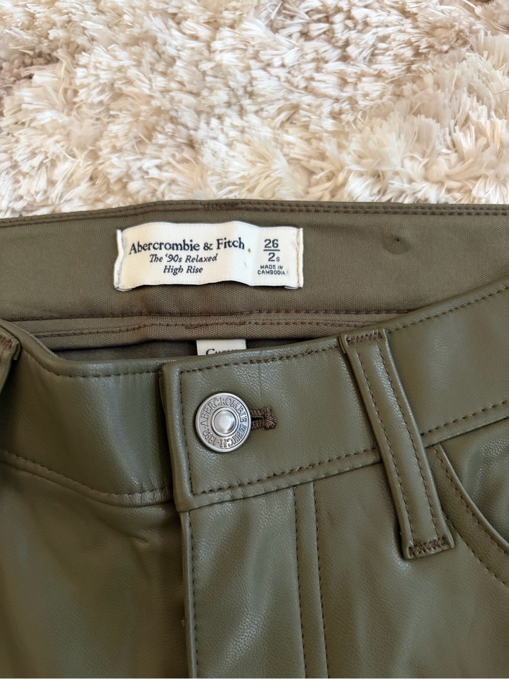 NEW Abercrombie Women’s size 26 2S  Green Cargo Faux-Leather Pants - Picture 3 of 5